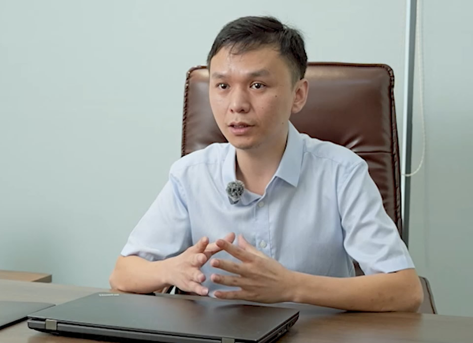 丽江伊西思电子总经理  李楚河